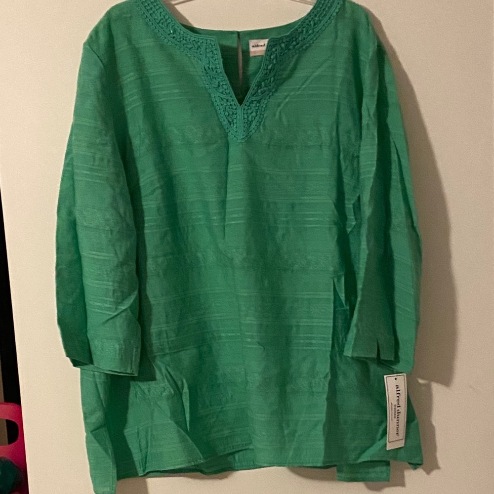 Beautiful green blouse with 3/4 length sleeves